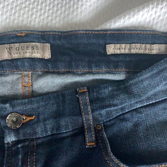 Guess curvy Sophia skinny Jeans- wore once - Picture 3 of 4